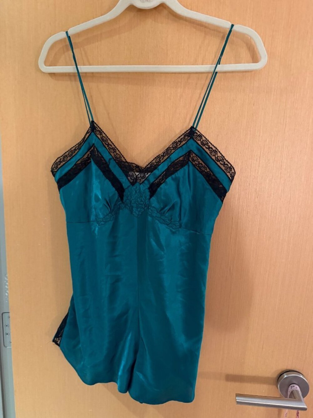 Victoria’s Secret Womens Lace trim Romper Playsuit Size M Green Satin Vintage